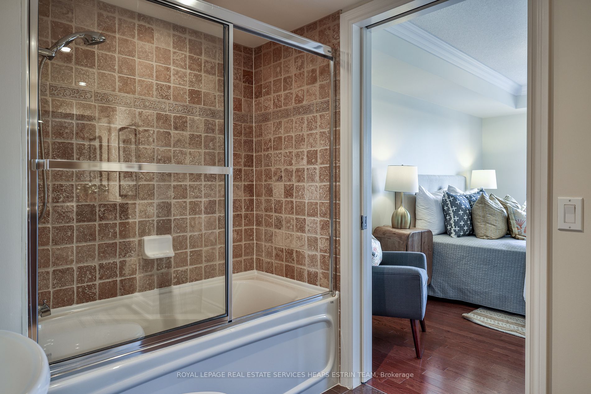 12 Rean Dr, #511