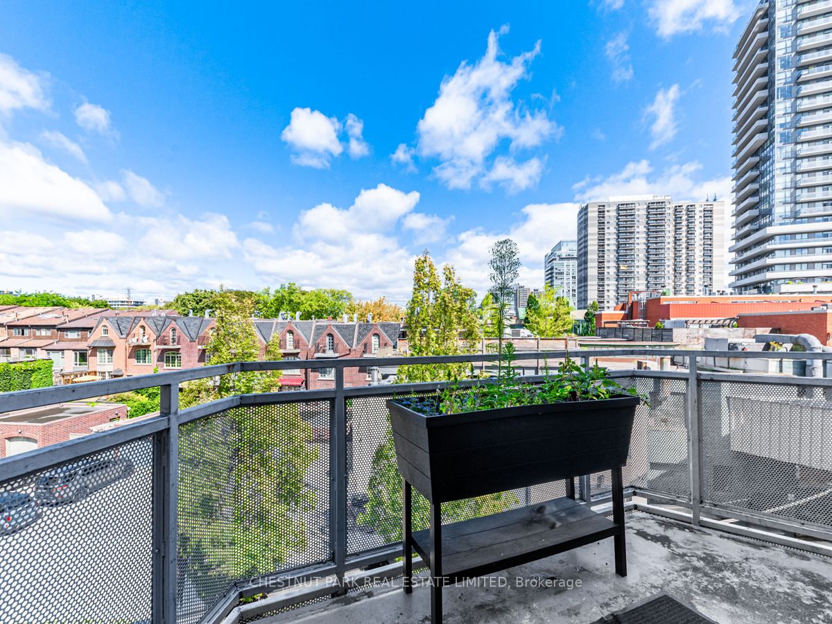 336 Davenport Rd, #301R