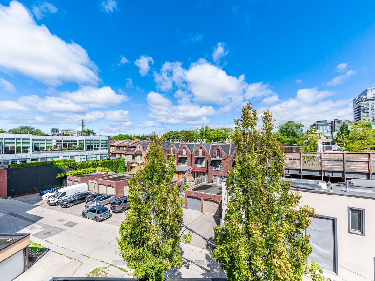336 Davenport Rd, #301R