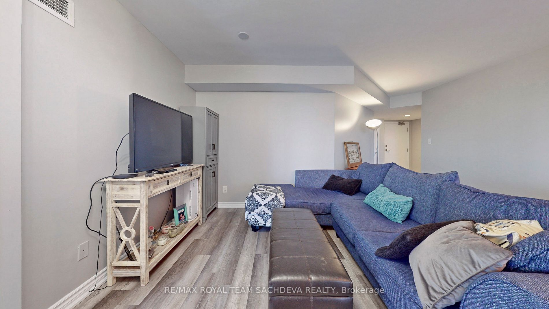 2 Rean Dr, #1208