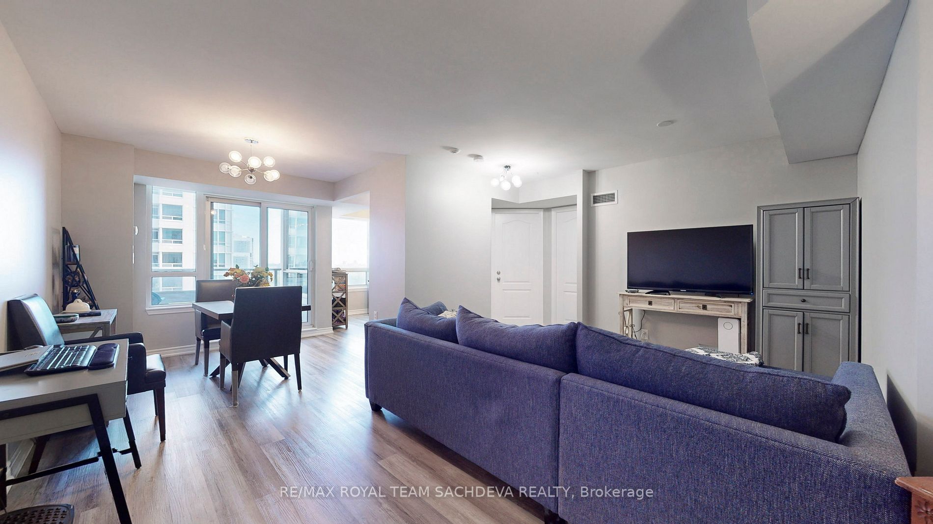 2 Rean Dr, #1208
