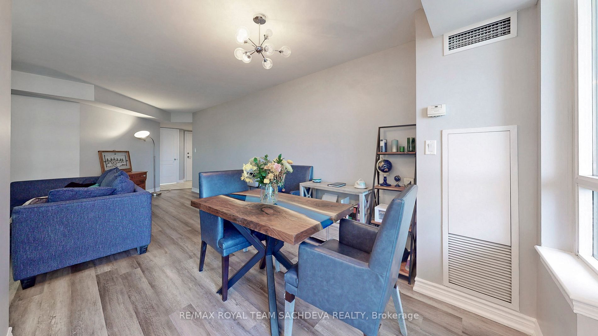 2 Rean Dr, #1208