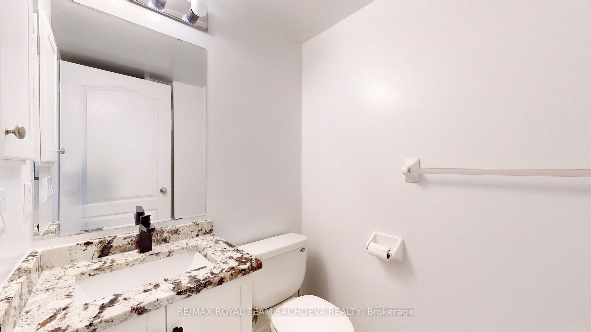 2 Rean Dr, #1208