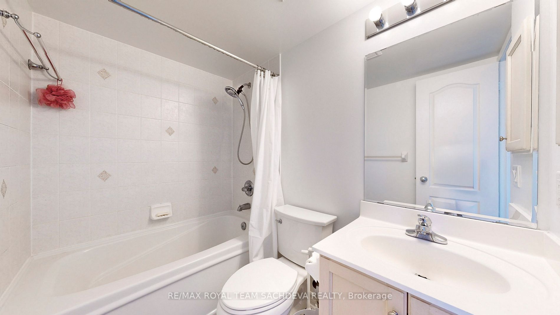 2 Rean Dr, #1208