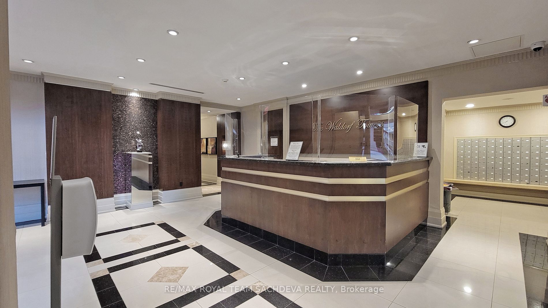 2 Rean Dr, #1208
