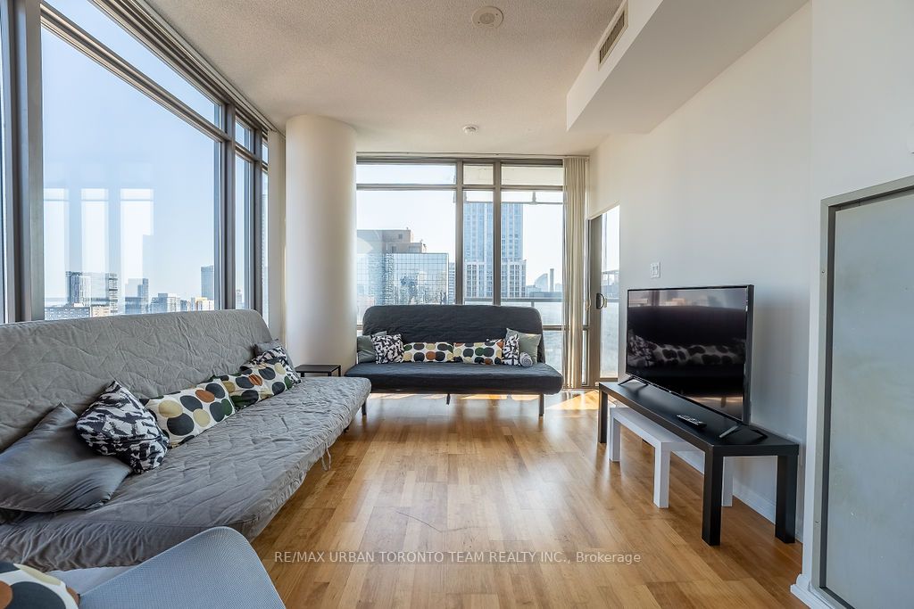 38 Grenville Street, #3207