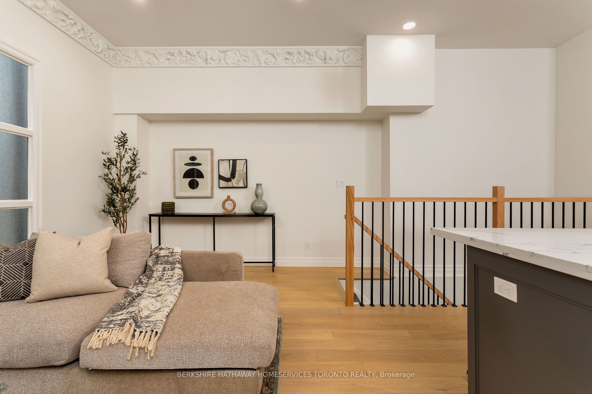 295 Davenport Rd, #103
