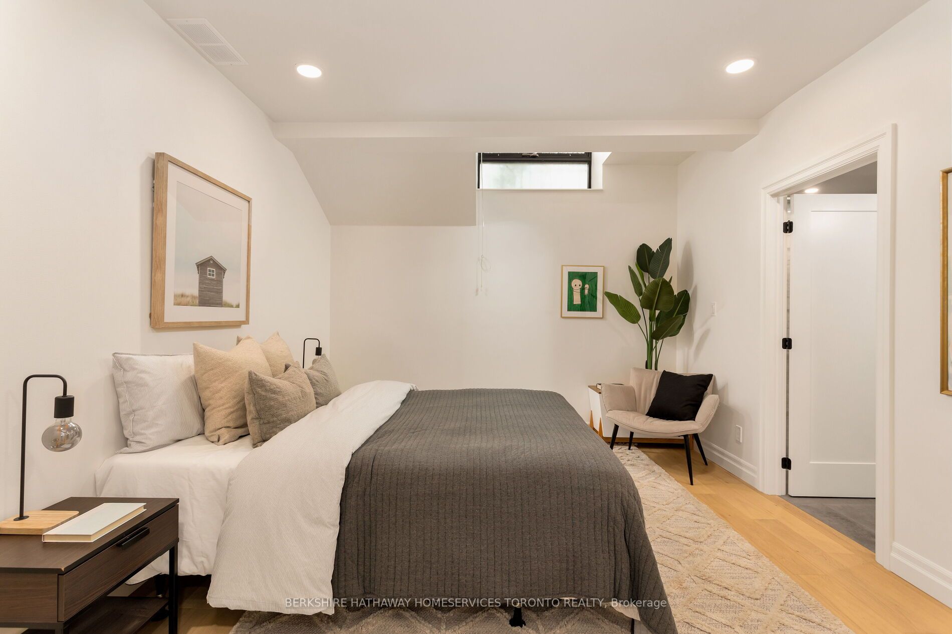 295 Davenport Rd, #103