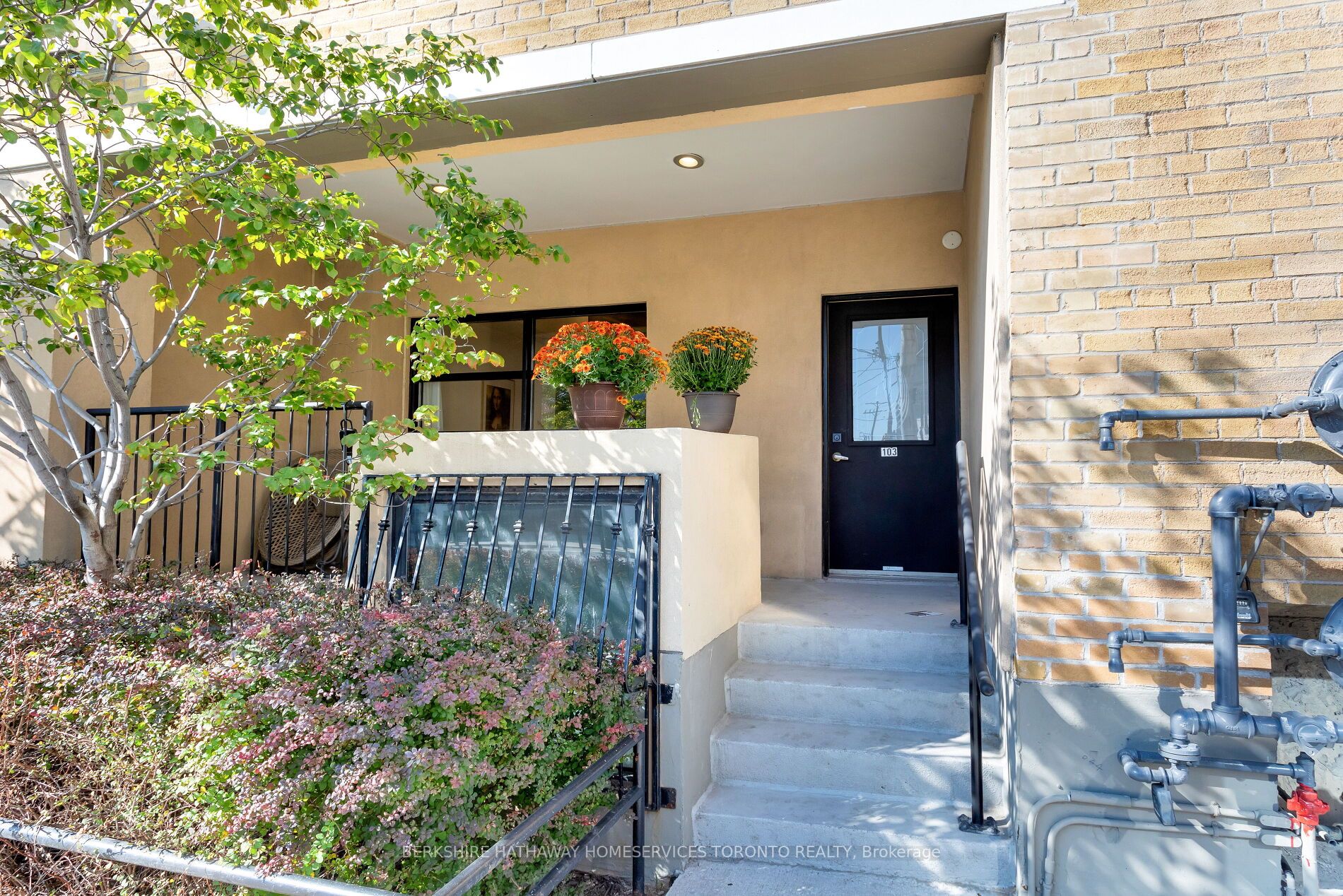295 Davenport Rd, #103