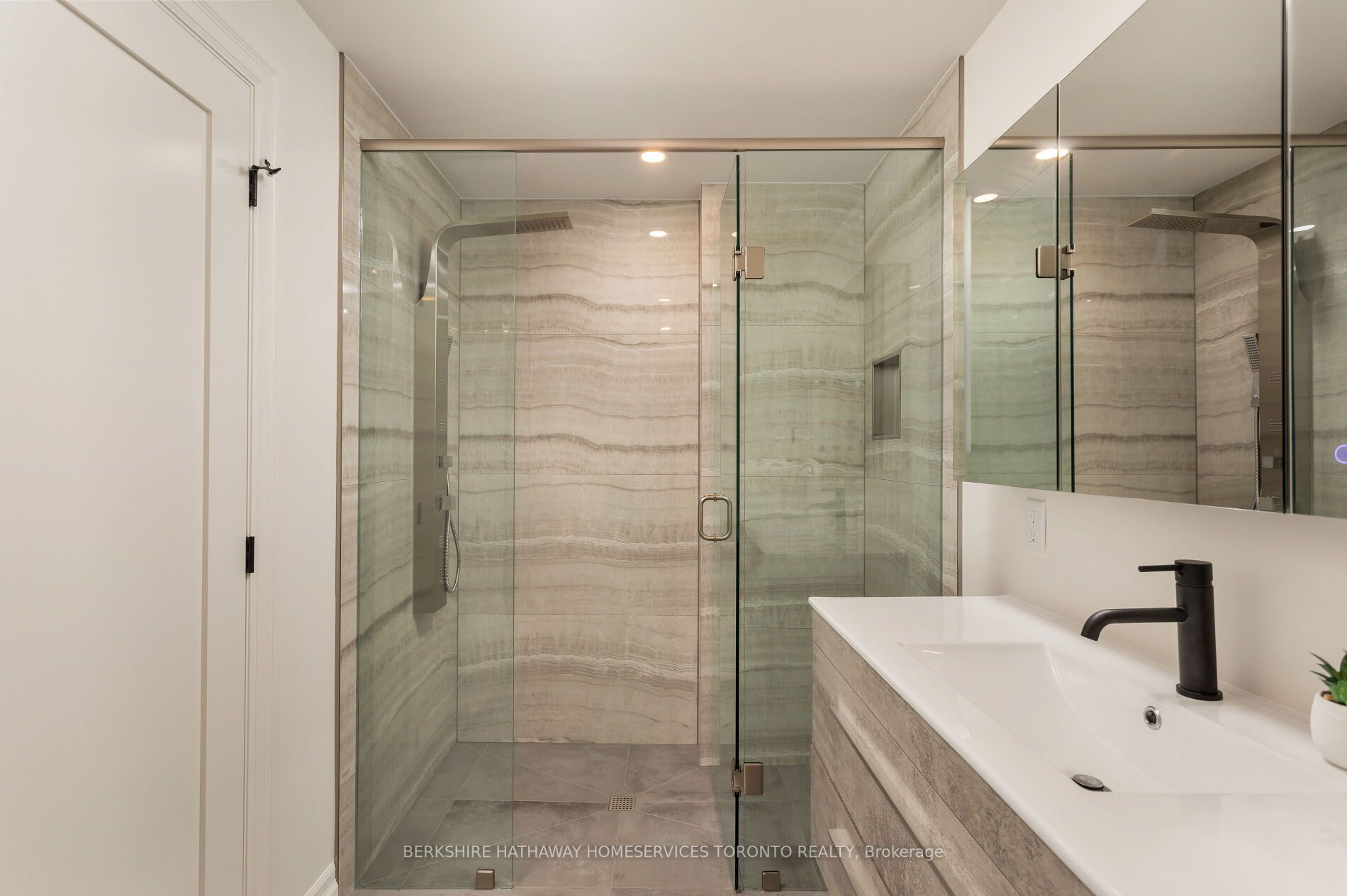 295 Davenport Rd, #103