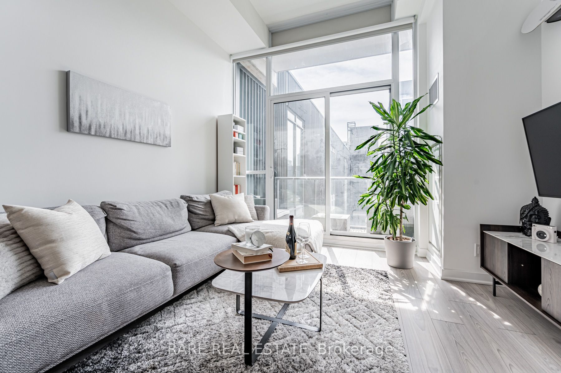 120 Parliament St, #1017