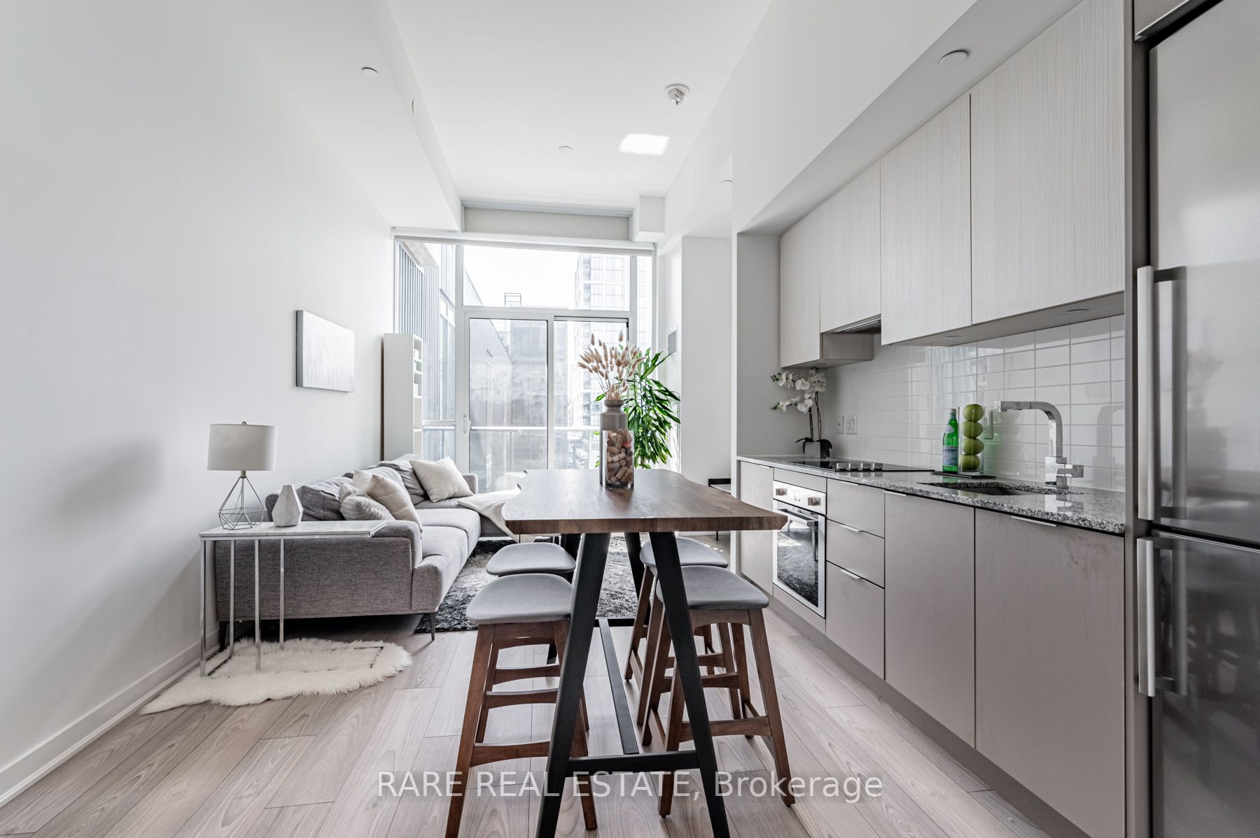 120 Parliament St, #1017