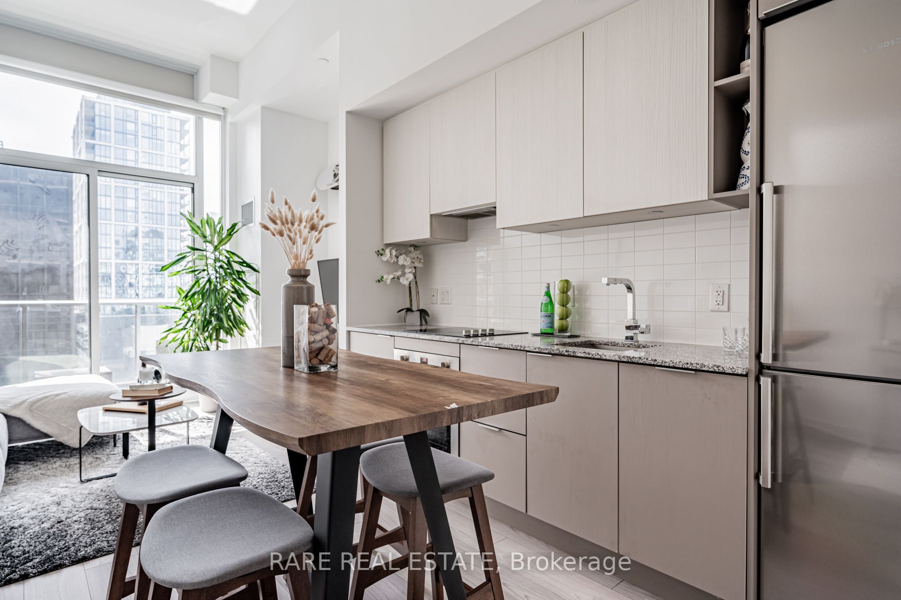 120 Parliament St, #1017