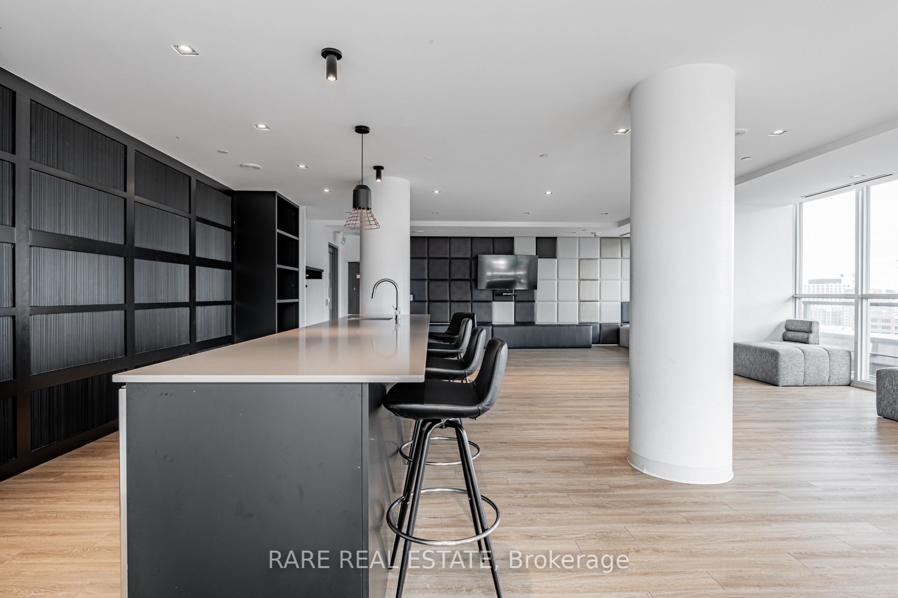 120 Parliament St, #1017