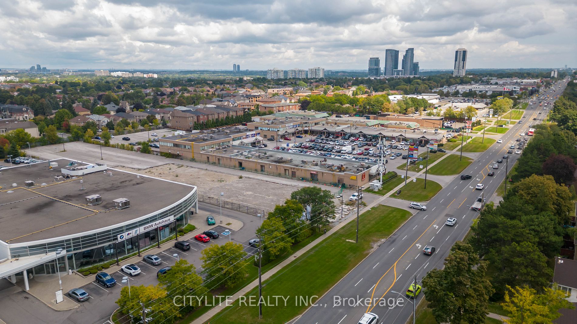 551 Steeles Ave W, #33