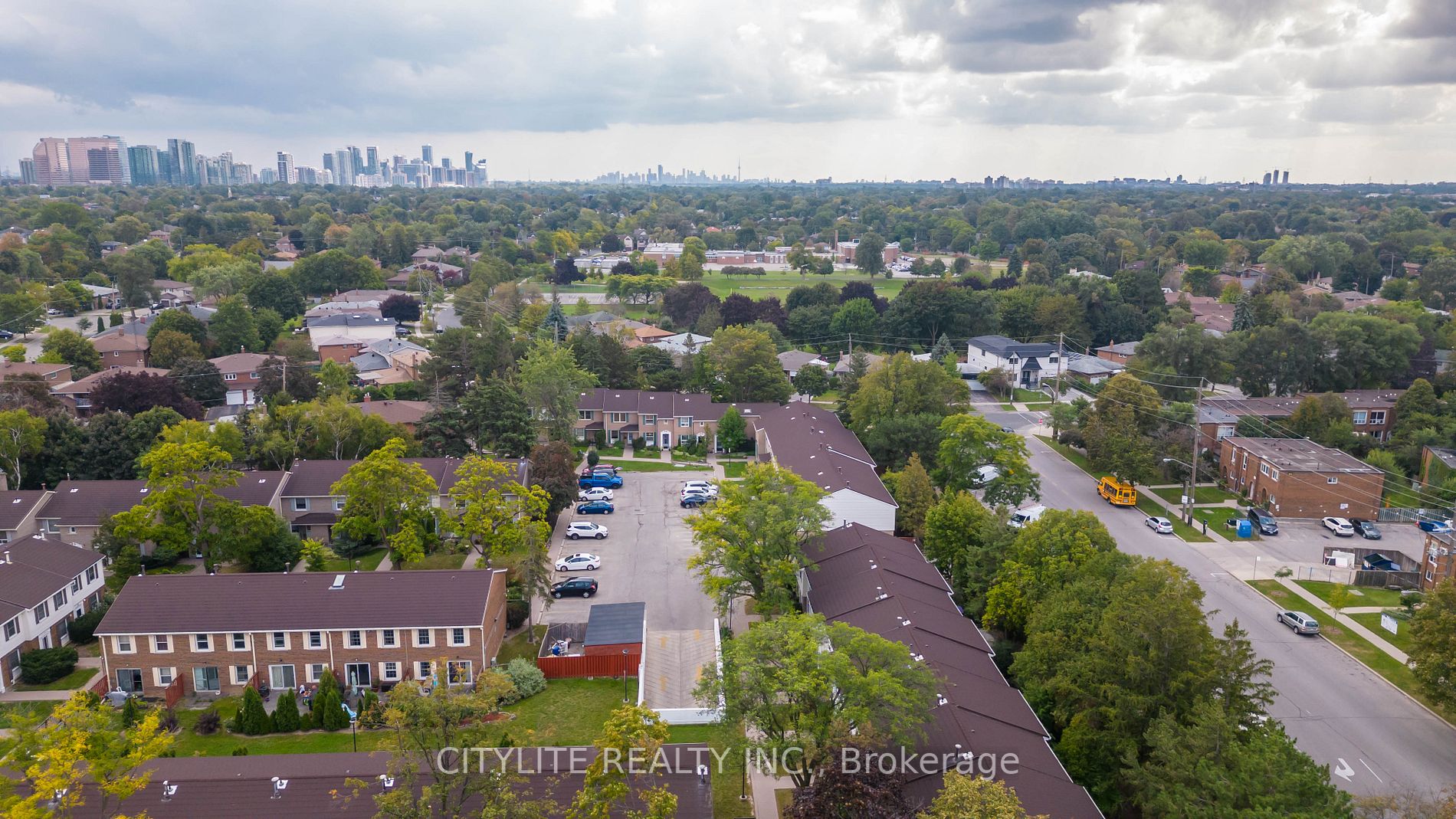 551 Steeles Ave W, #33