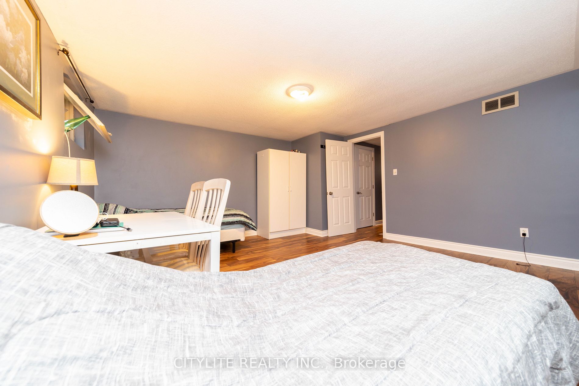 551 Steeles Ave W, #33