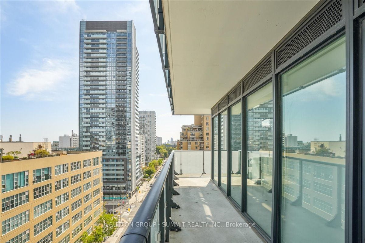 161 Roehampton Ave, #1010