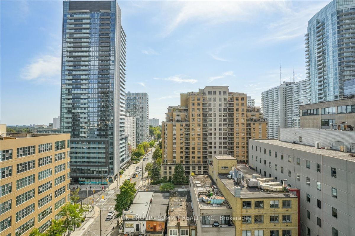161 Roehampton Ave, #1010