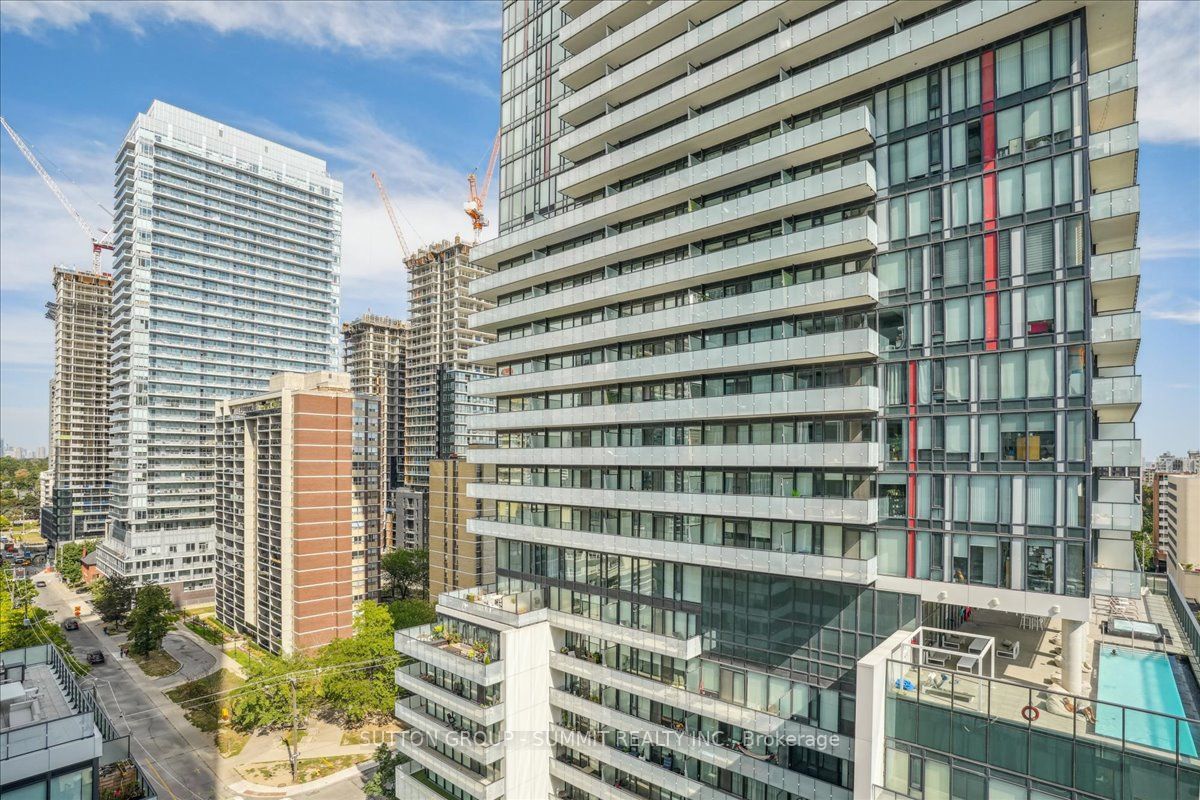 161 Roehampton Ave, #1010