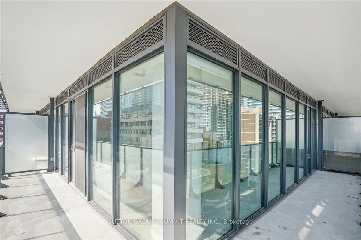 161 Roehampton Ave, #1010