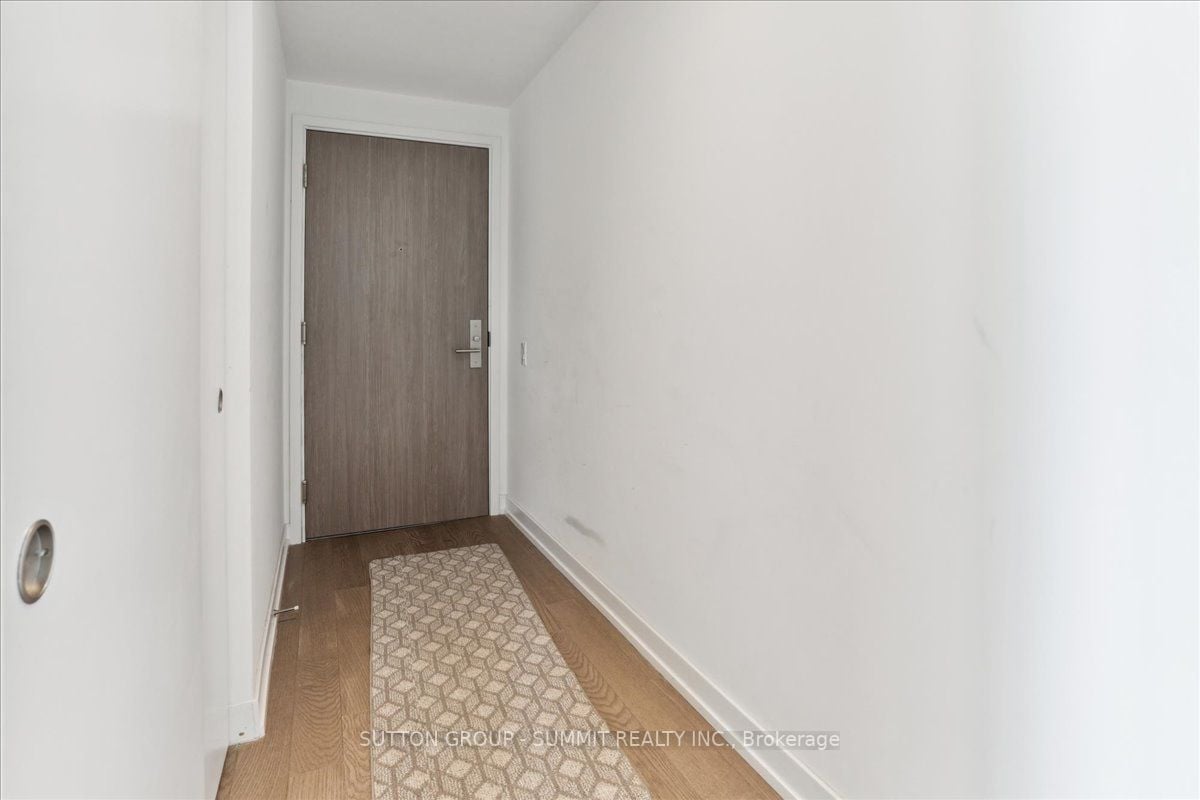161 Roehampton Ave, #1010