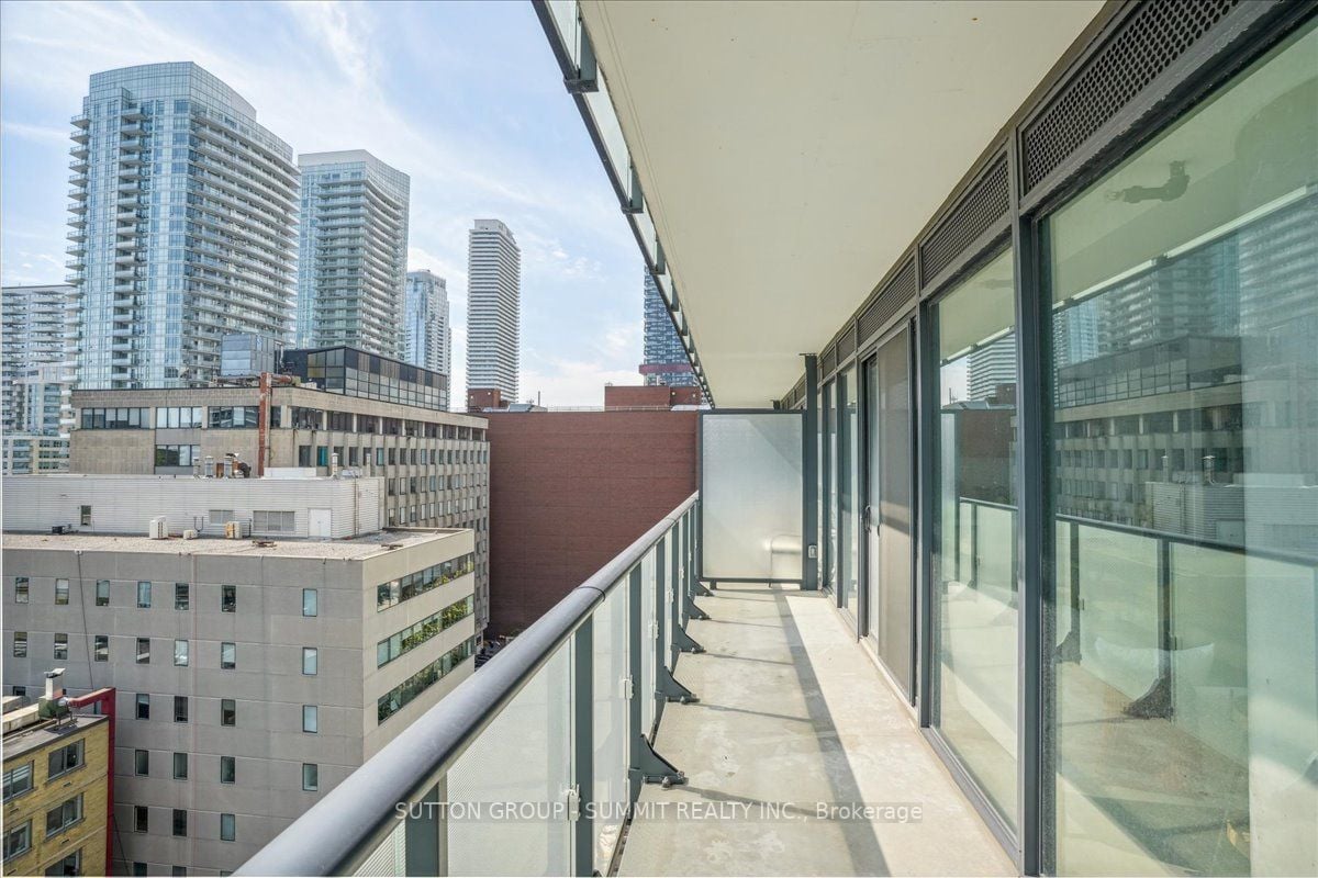 161 Roehampton Ave, #1010