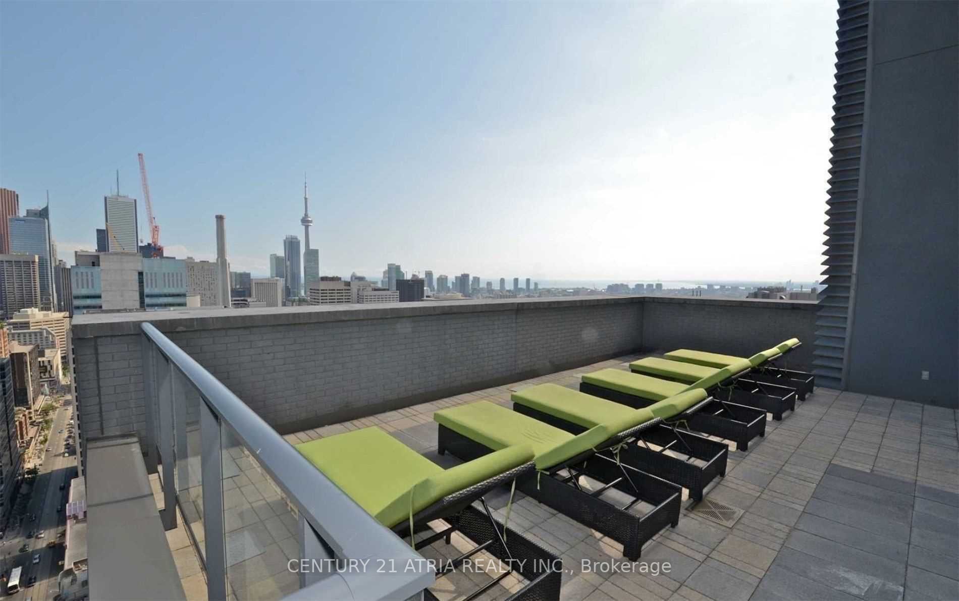 770 Bay St, #1212