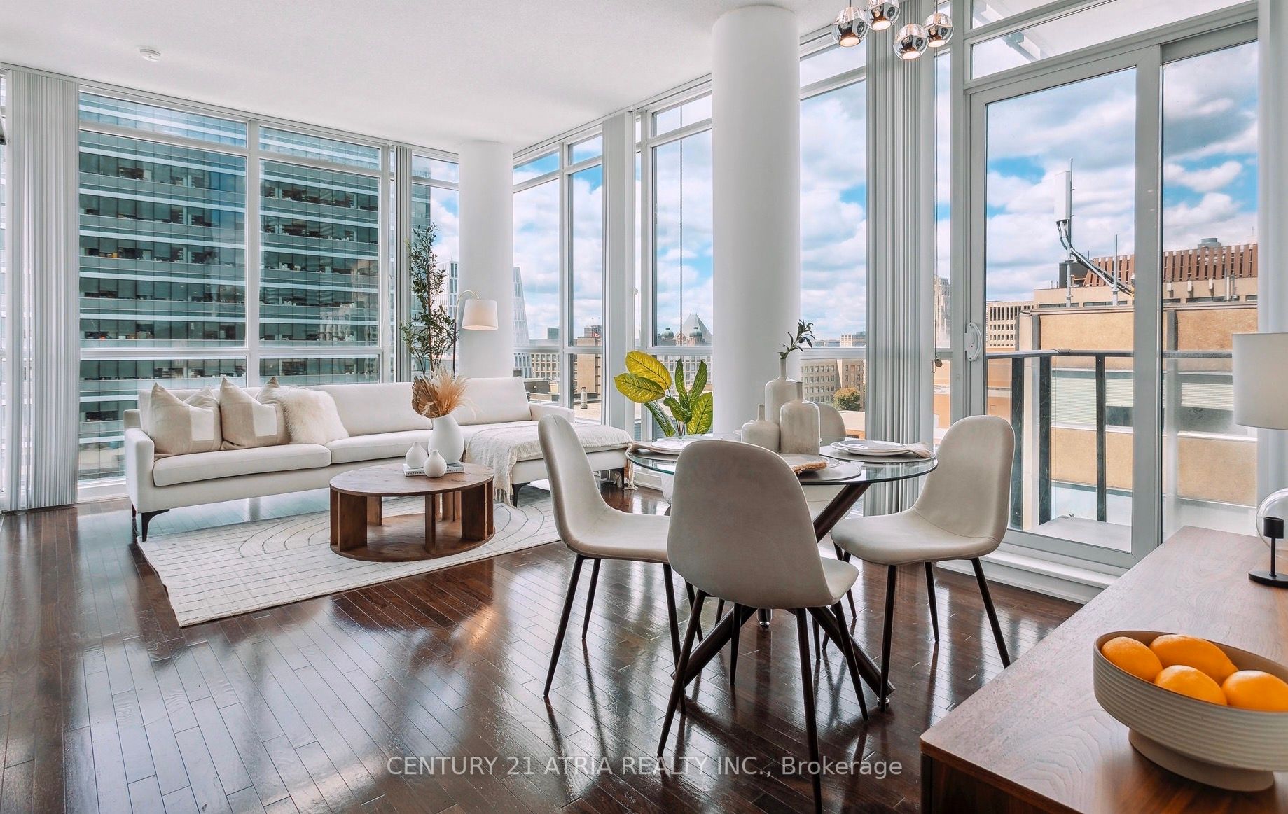 770 Bay St, #1212