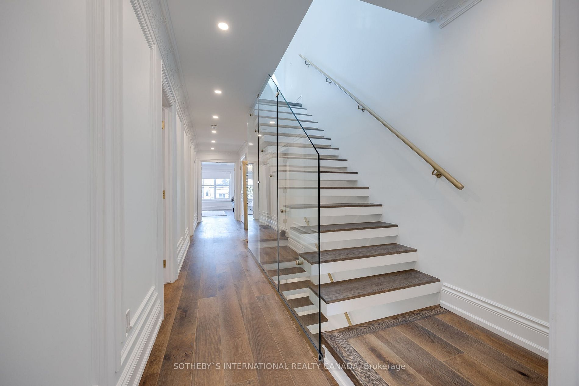 111 Givins St