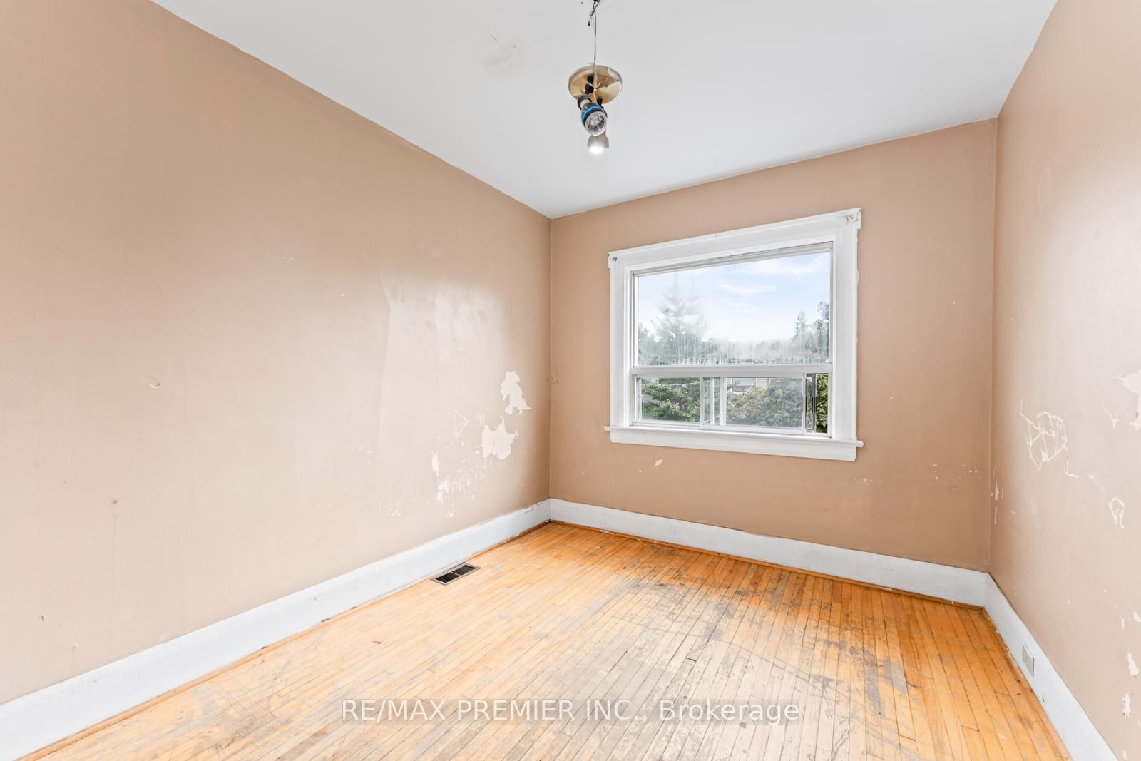 179 Northcliffe Blvd