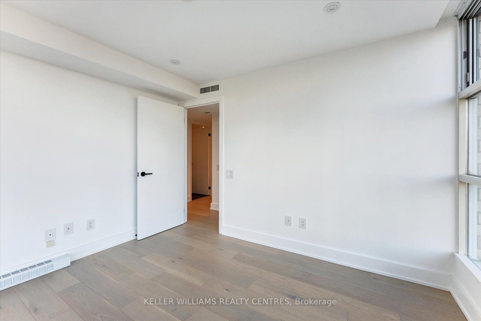 409 Bloor Street E, #PH3
