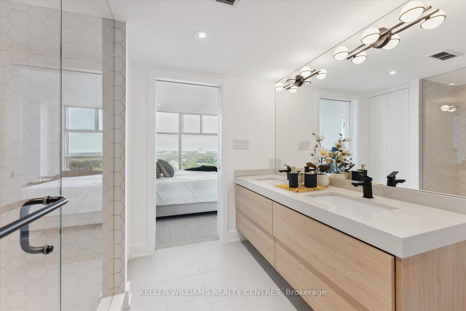 409 Bloor Street E, #PH3