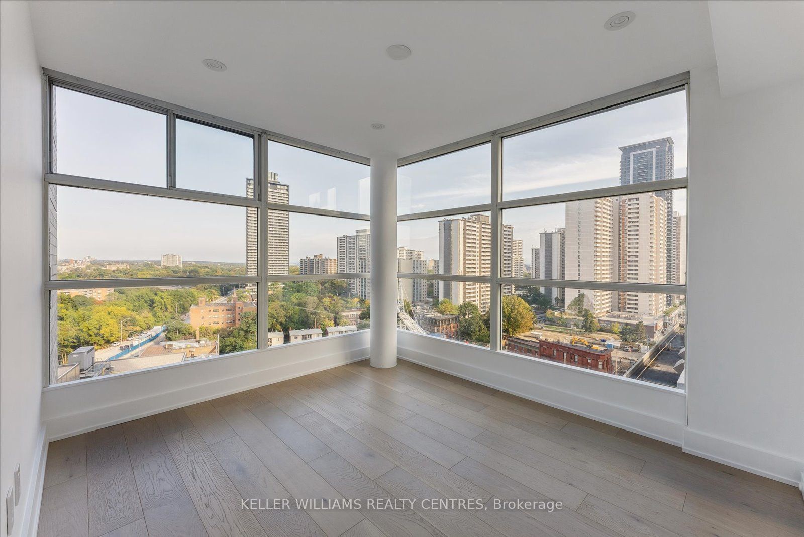 409 Bloor Street E, #PH3