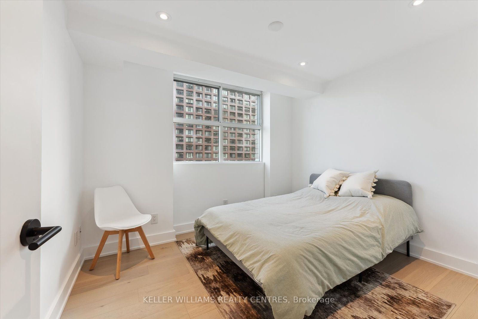 409 Bloor Street E, #PH3