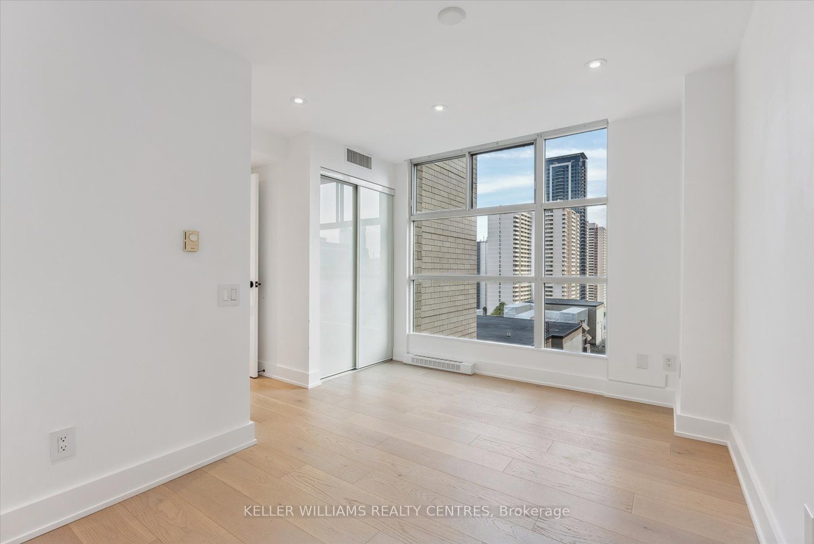 409 Bloor Street E, #PH3