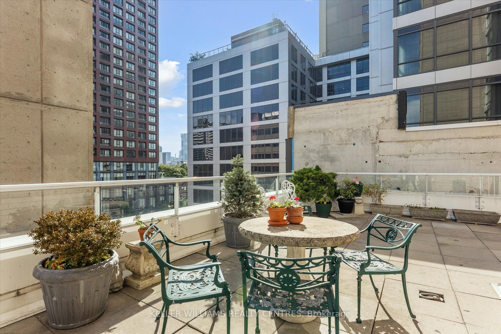 409 Bloor Street E, #PH3