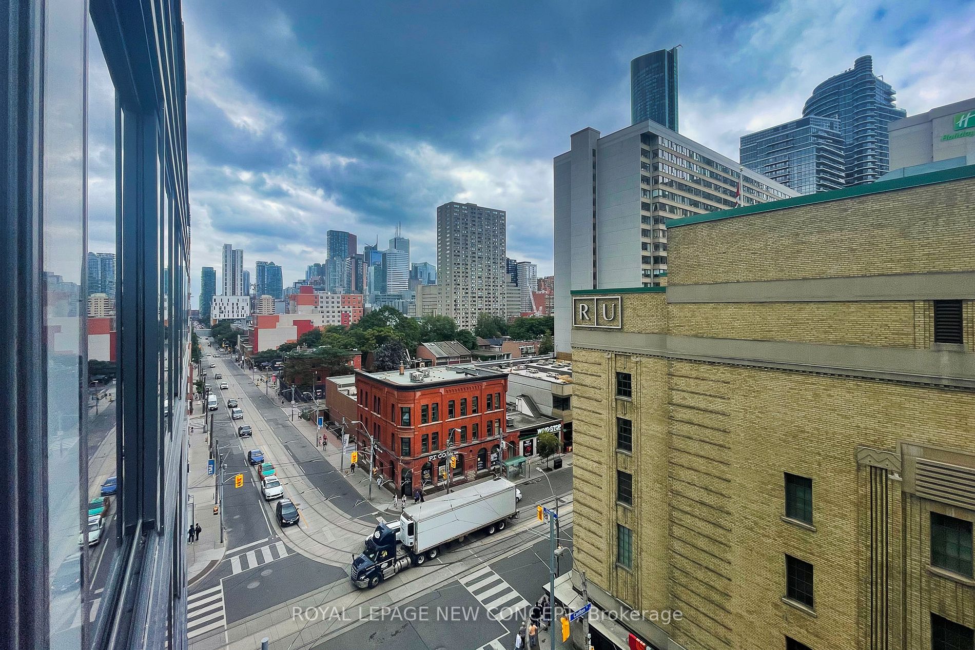 403 Church St, #710