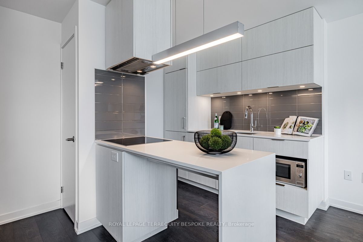 20 Richardson St, #1606