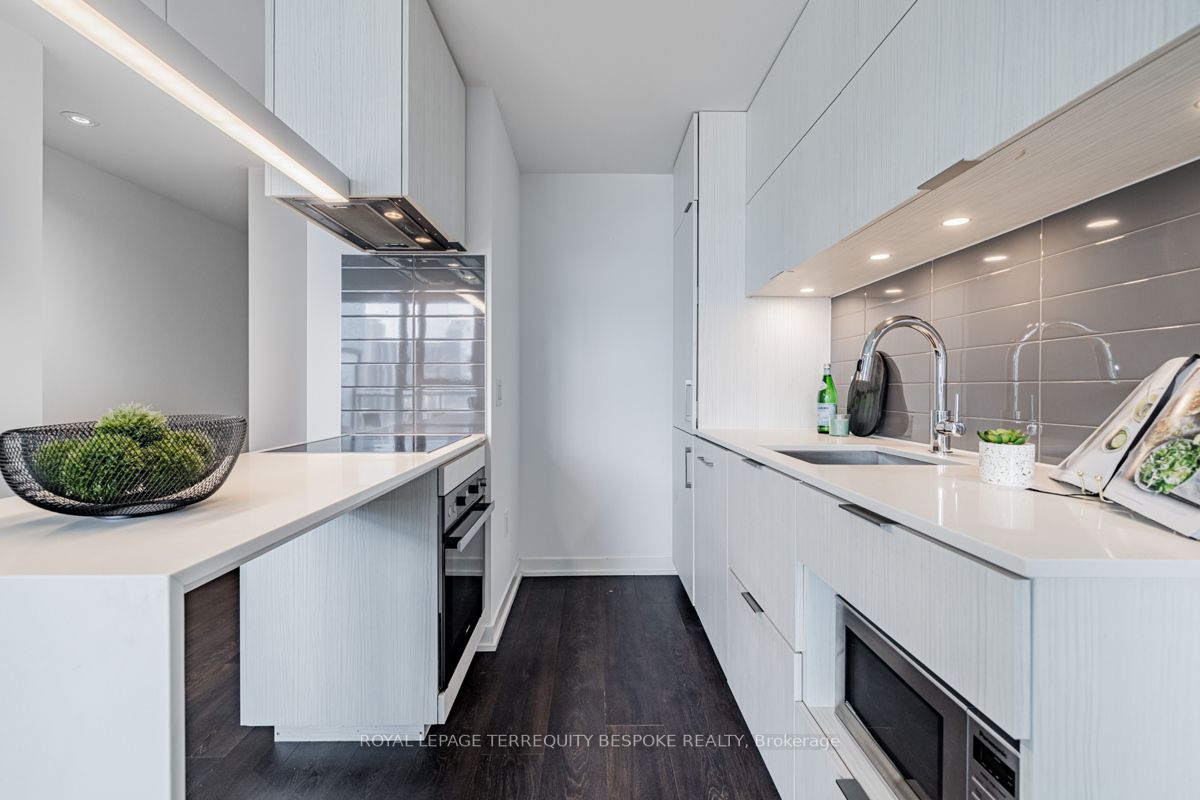 20 Richardson St, #1606