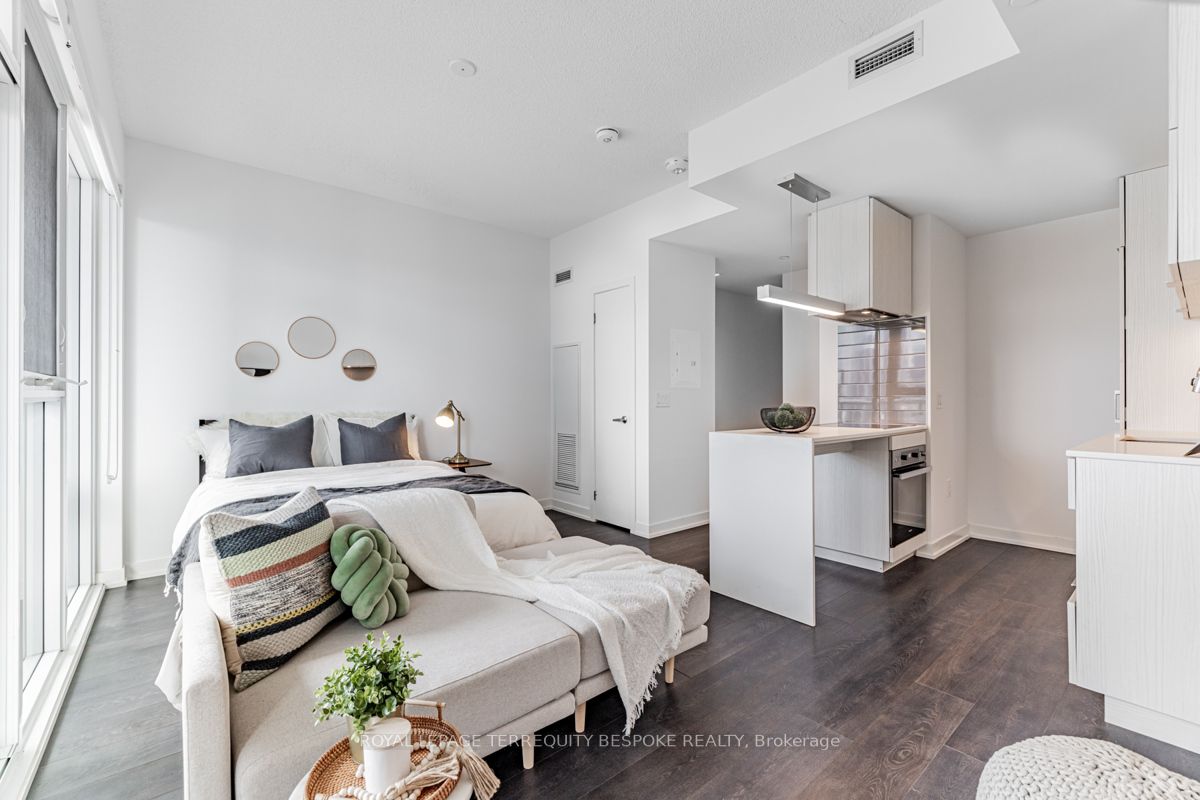 20 Richardson St, #1606