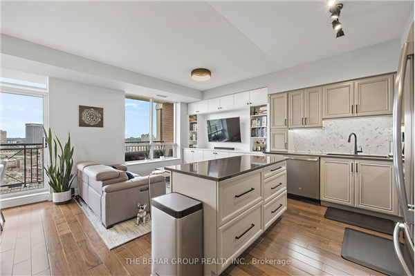 1105 Leslie St, Toronto