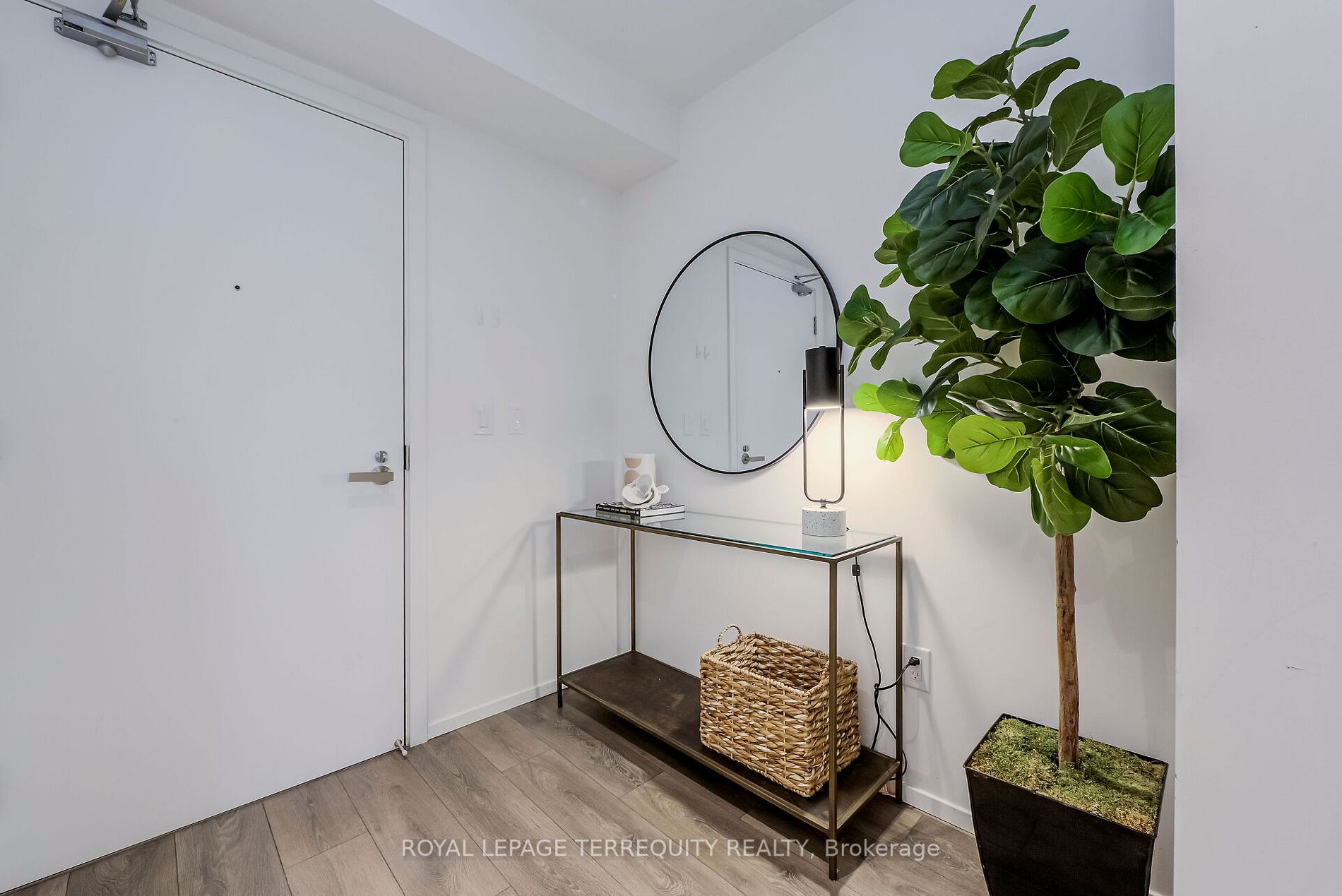 159 Dundas St E, #1601