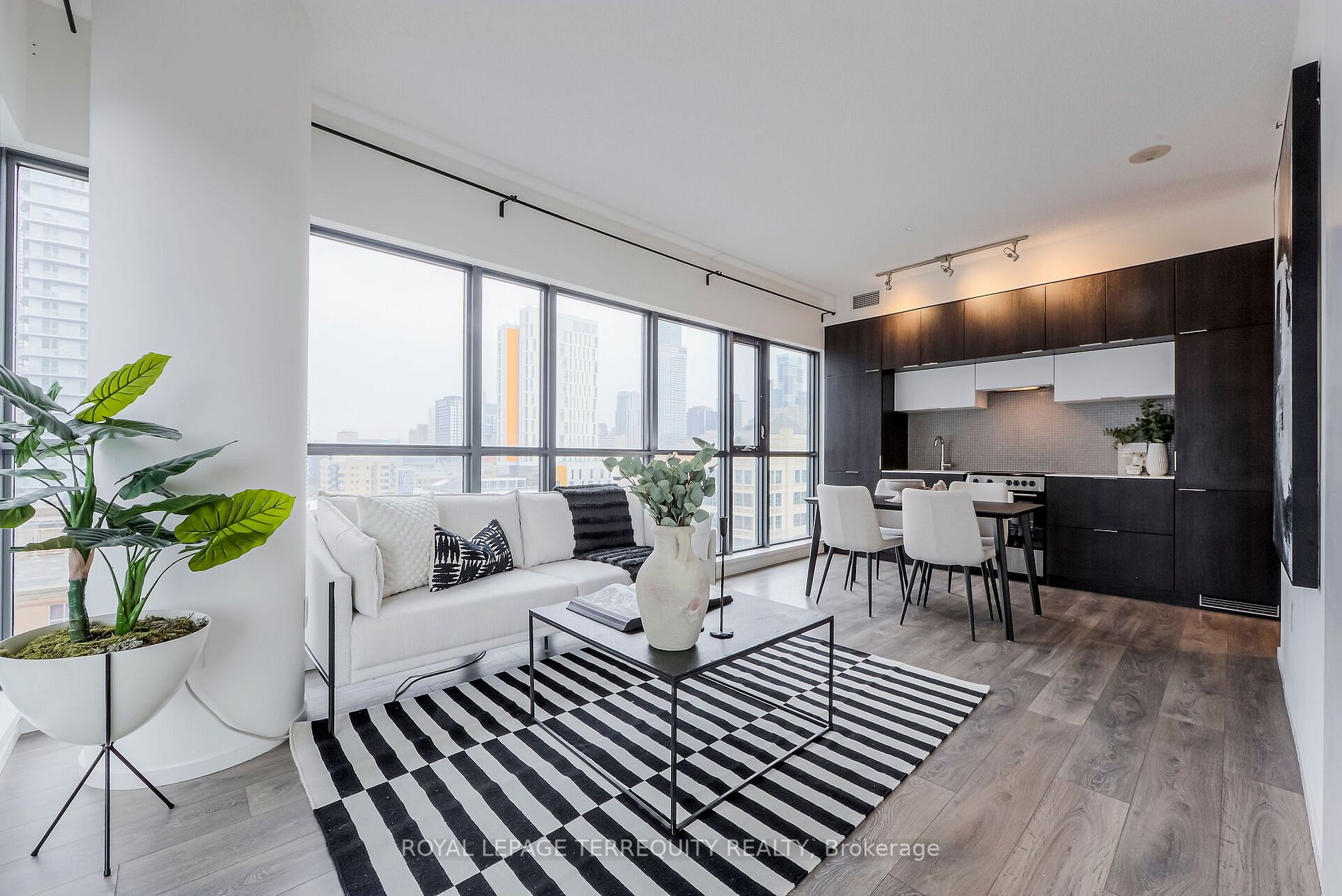 159 Dundas St E, #1601
