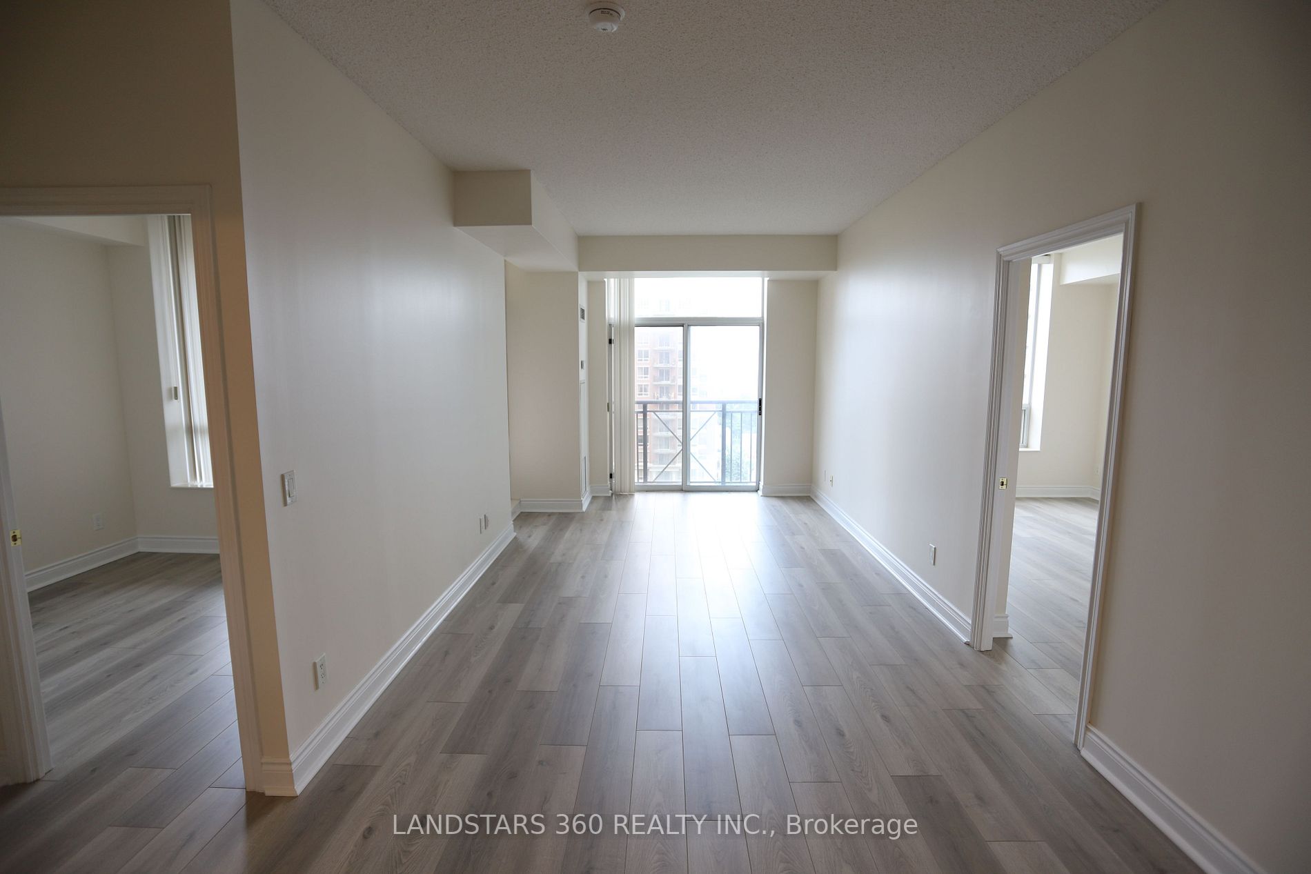 1101 Leslie St, #901