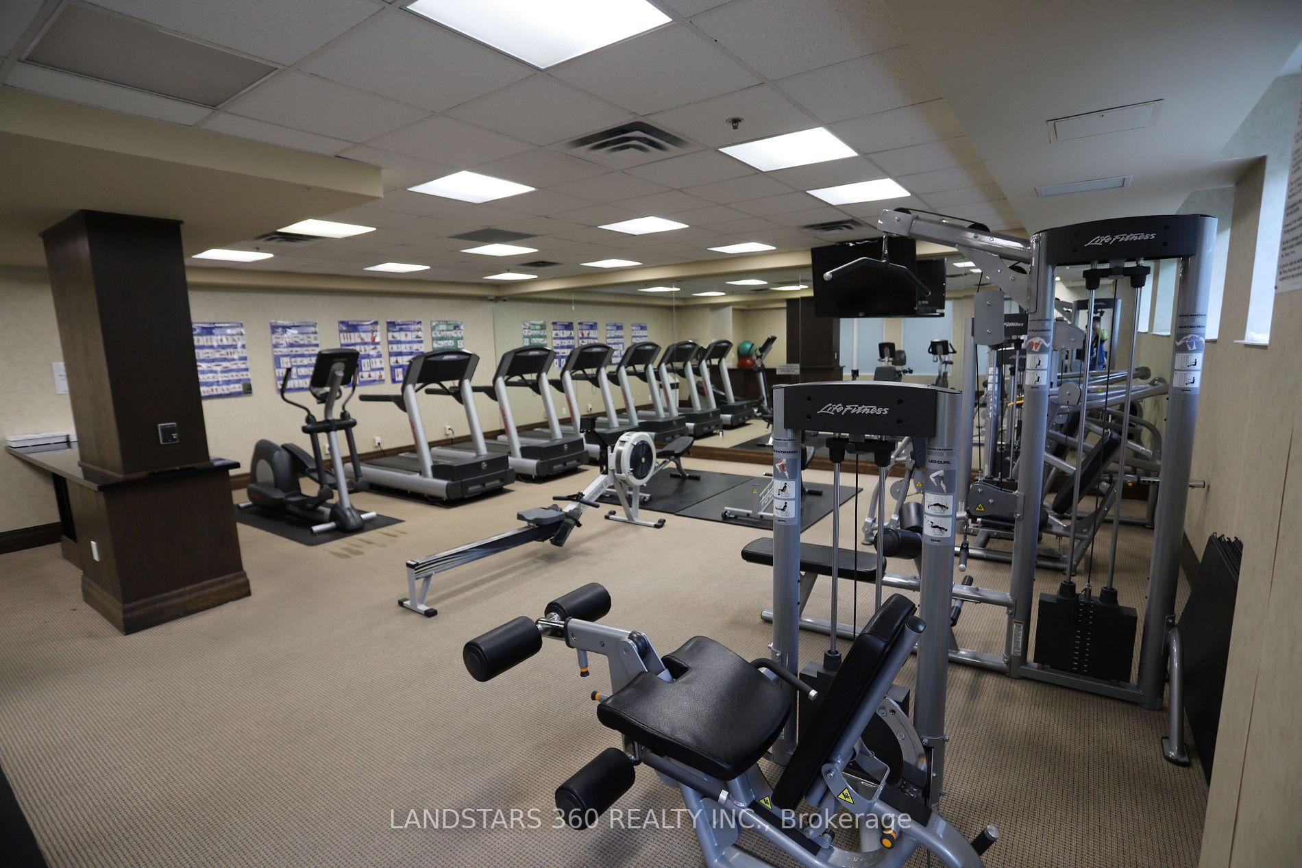 1101 Leslie St, #901
