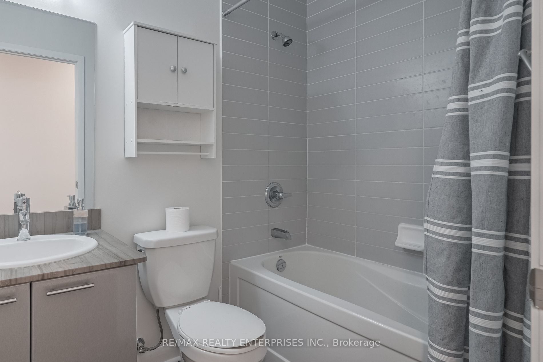 15 Bruyeres Mews, #601