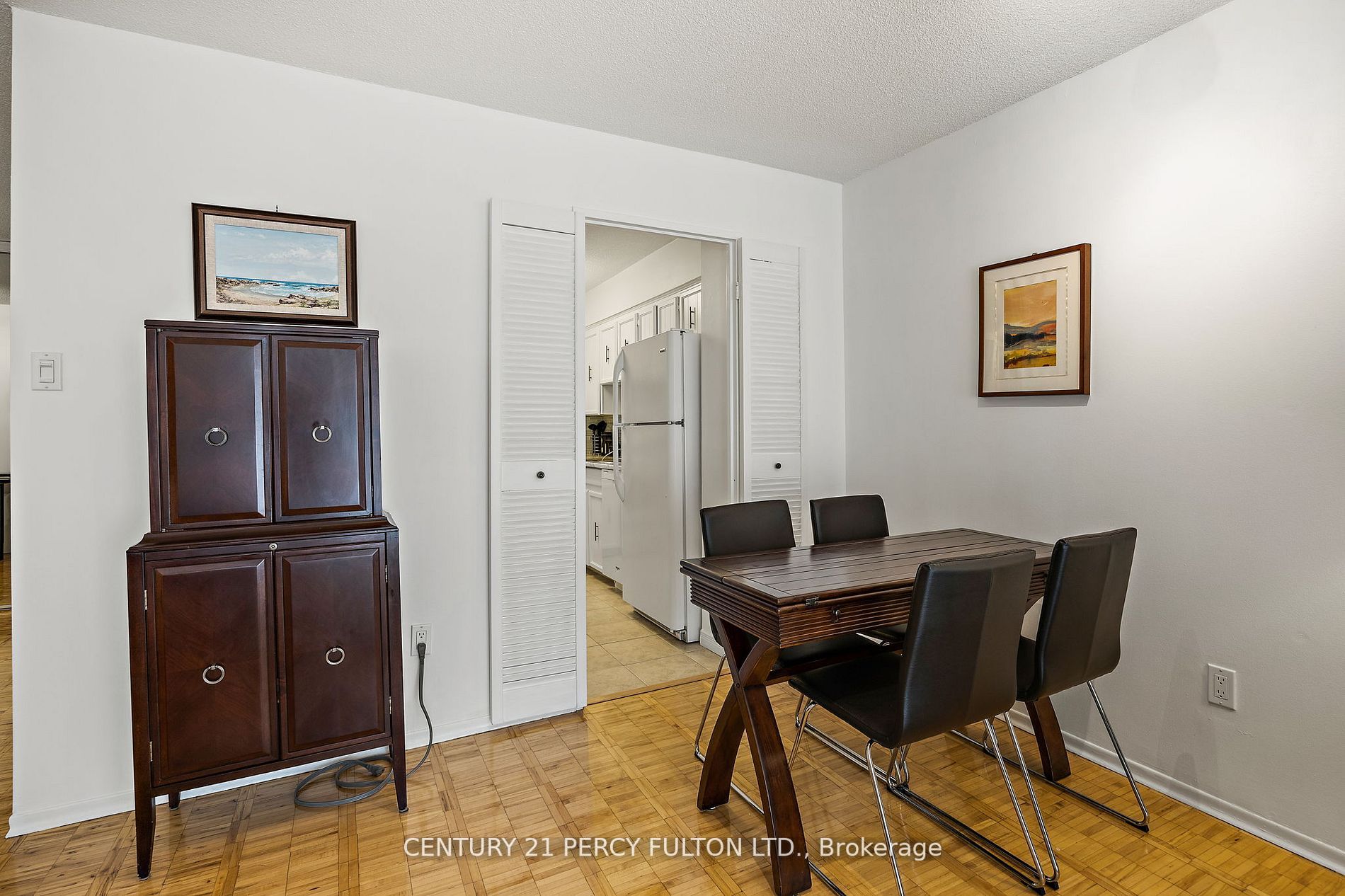 22 Shallmar Blvd, #605