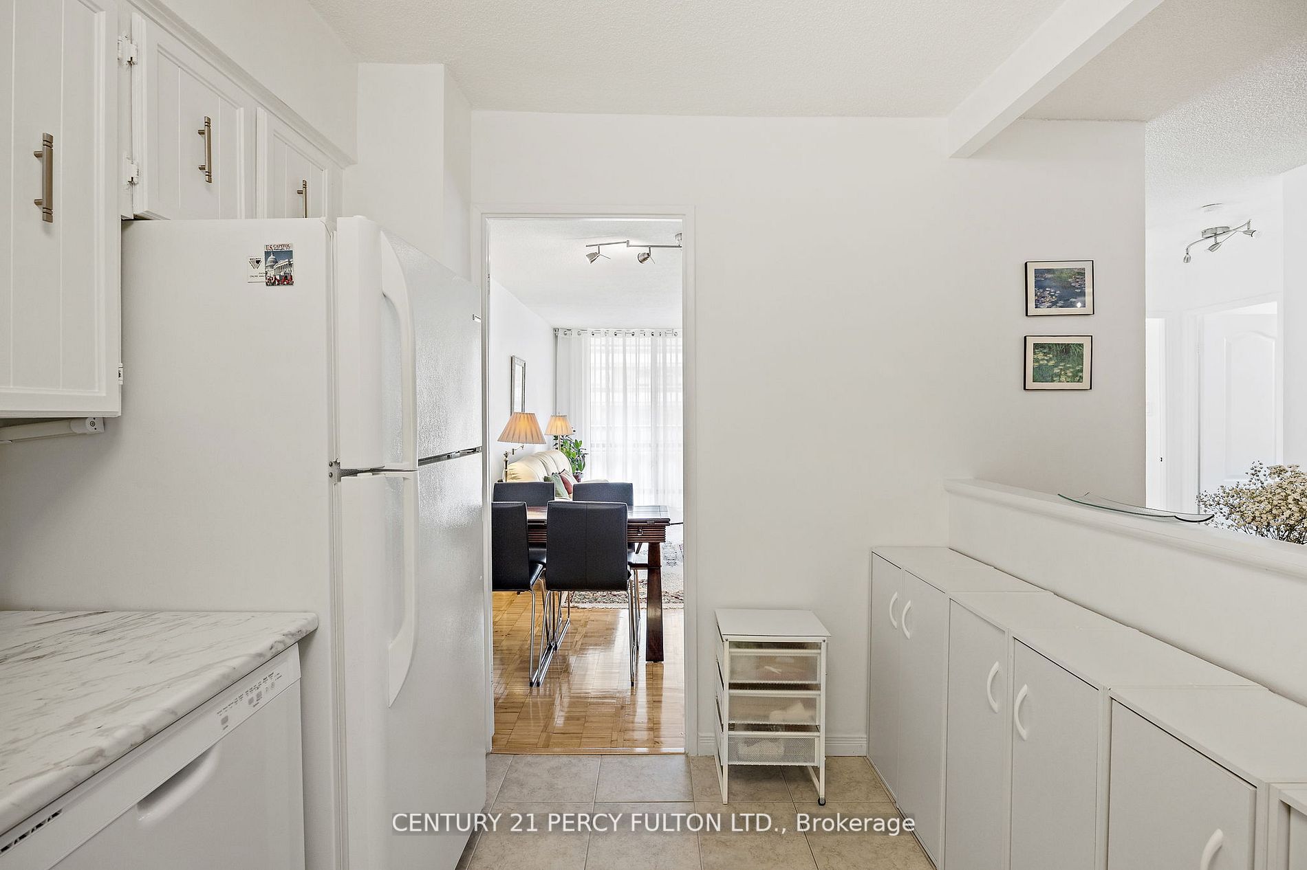 22 Shallmar Blvd, #605