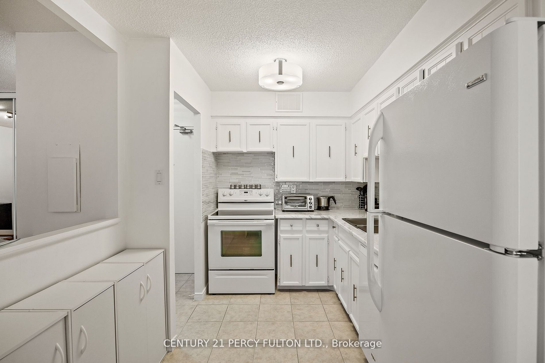 22 Shallmar Blvd, #605
